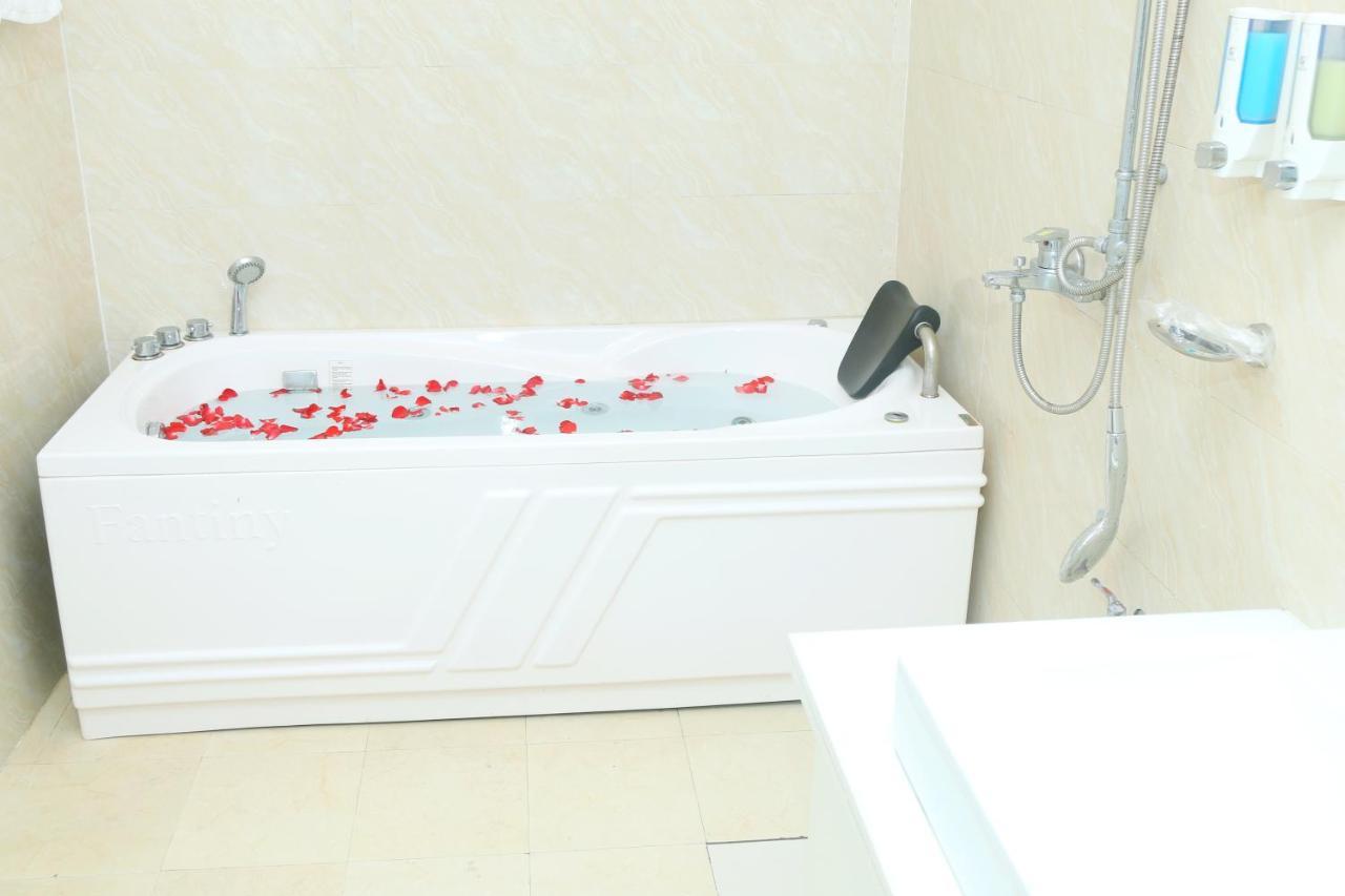 Noi Bai Ville Airport Hotel Hanoi Dış mekan fotoğraf